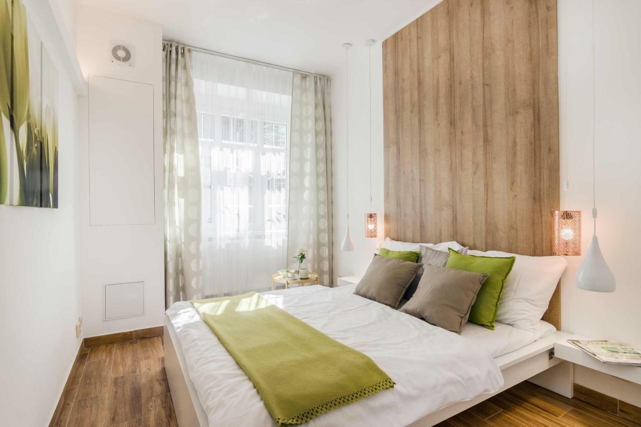 Apartment With Sunny Garden By Michal&friends Prag